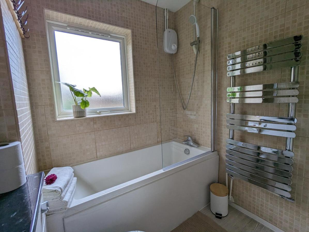 Cosy House With A Garden Villa Londra Esterno foto