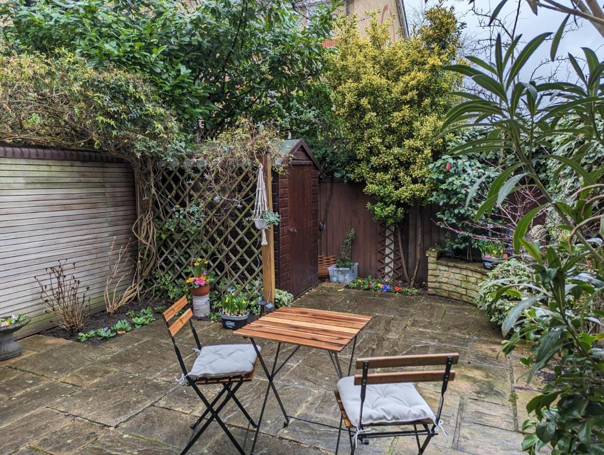 Cosy House With A Garden Villa Londra Esterno foto